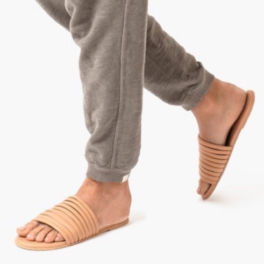 Tkees Caro Sandals Slides Womens 9 Tan Good Leather Multi-Strap Flat